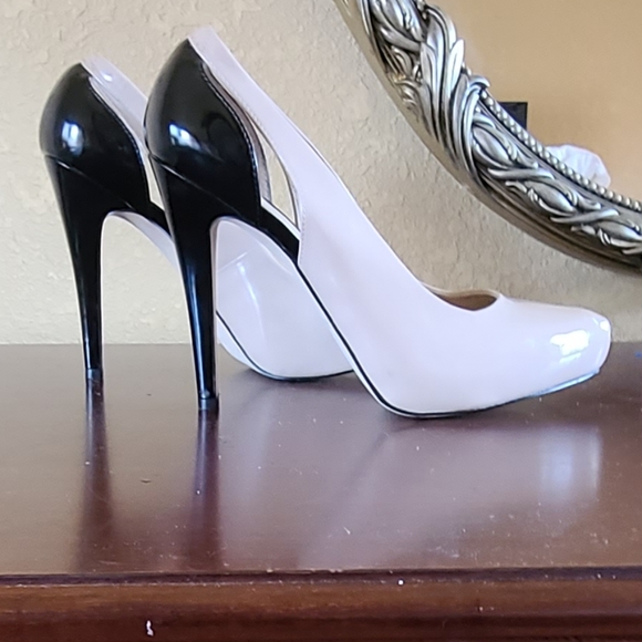 Aldo Shoes - Aldo 2 tone cut out heels.